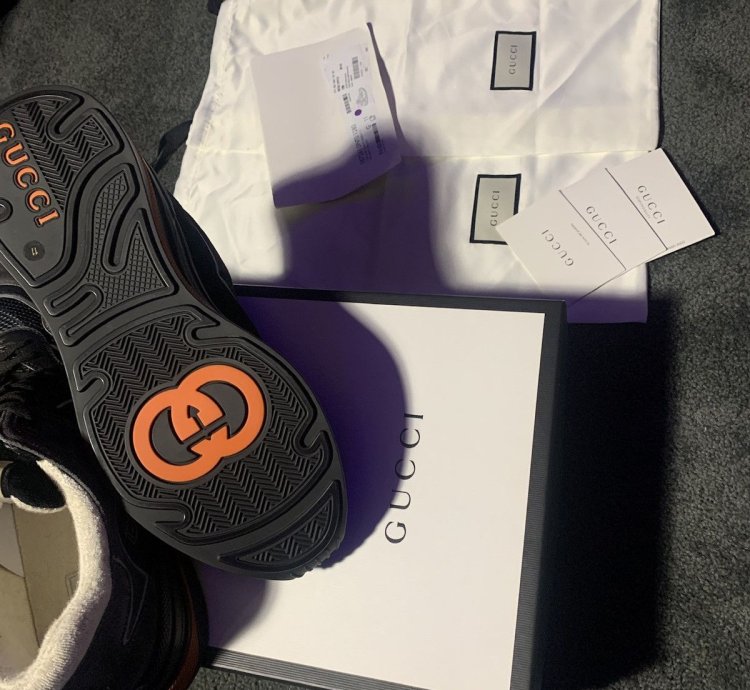 Gucci line