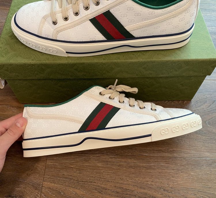 Gucci Low tennis sneaker size 9 5