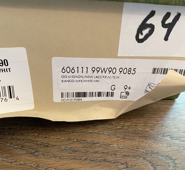 Gucci Low tennis sneaker size 9 5