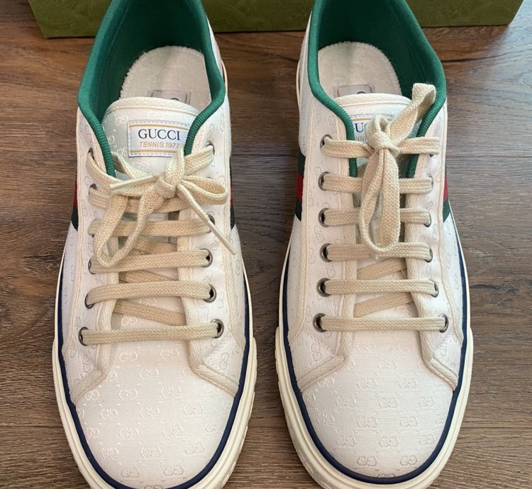 Gucci Low tennis sneaker size 9 5