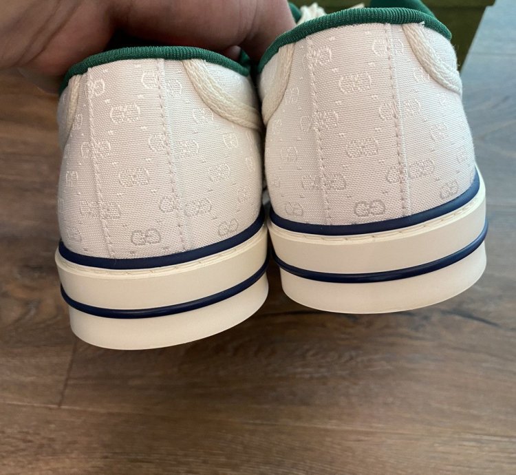 Gucci Low tennis sneaker size 9 5