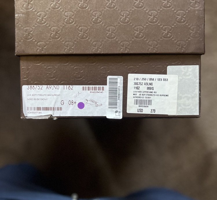 GUCCI Low-top GG Supreme sneaker US 8 5