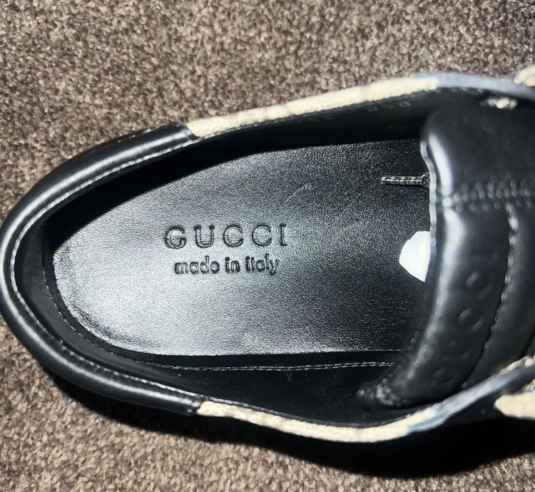 GUCCI Low-top GG Supreme sneaker US 8 5