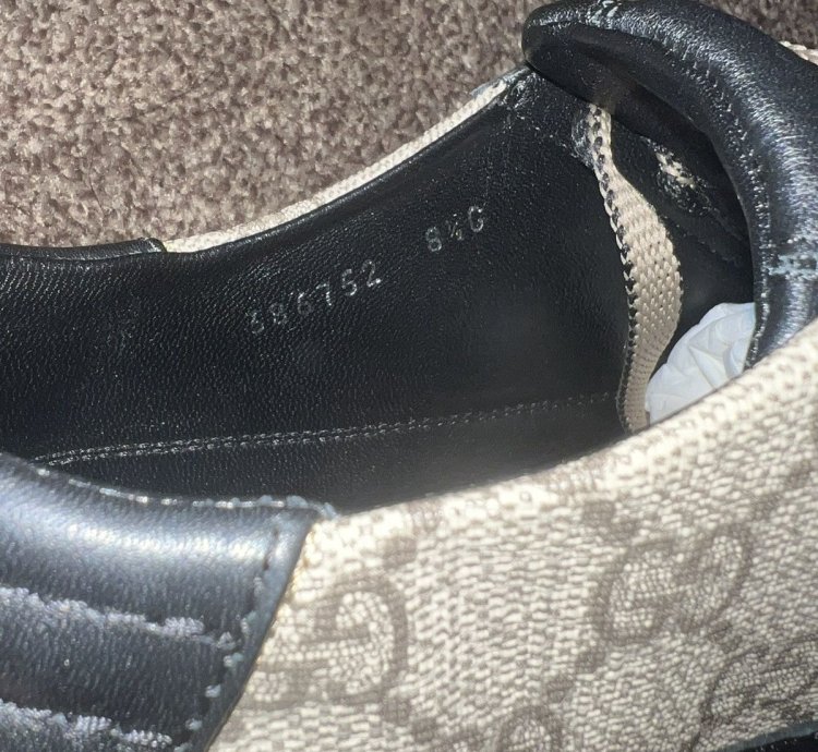 GUCCI Low-top GG Supreme sneaker US 8 5