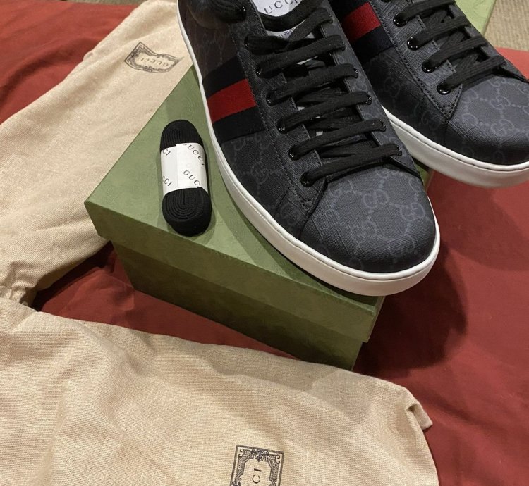 Gucci Lowtop Black Laced Sneakers