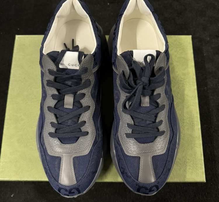 GUCCI MACRO GG CANVAS 725932