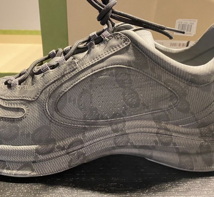 Gucci Men Run Sneakers in Graphite grey