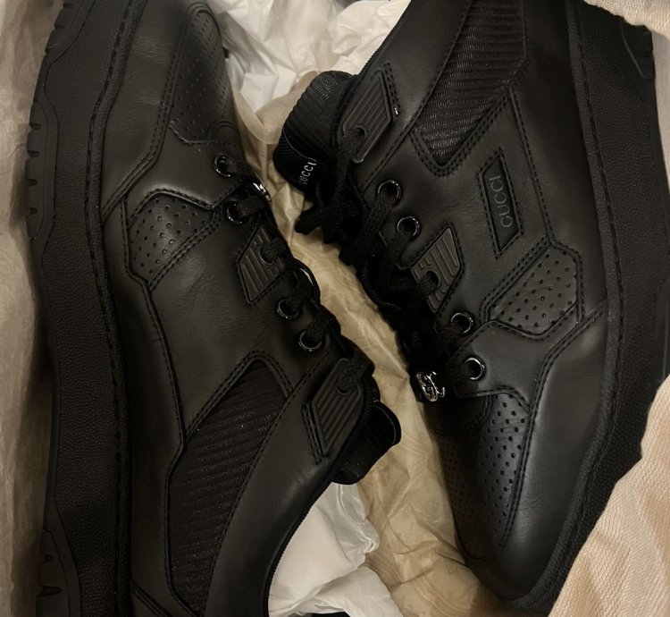 Gucci Mens Jones leather sneakers