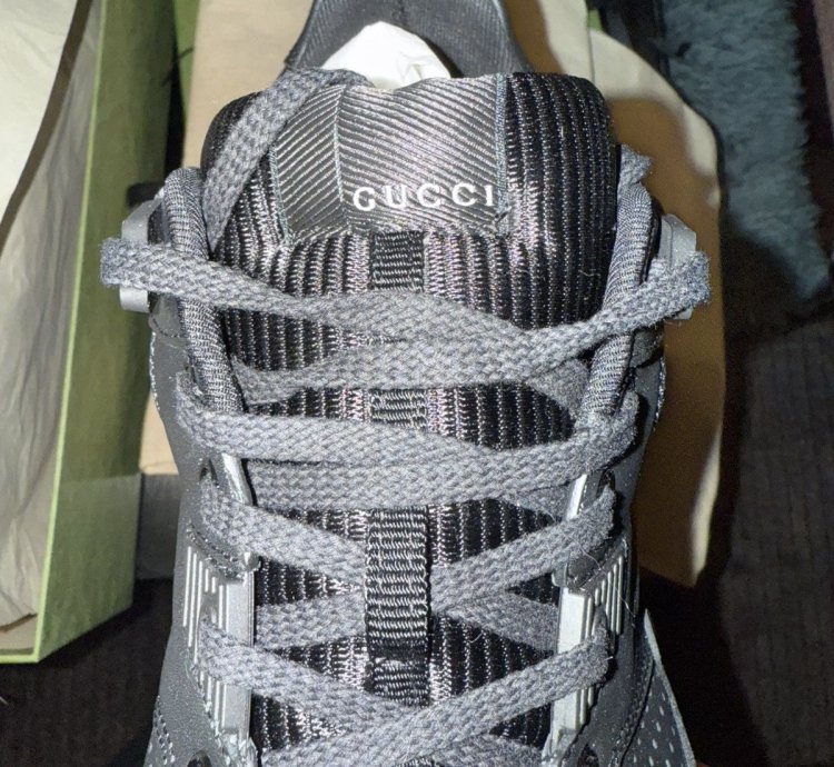 Gucci Mens Jones leather sneakers