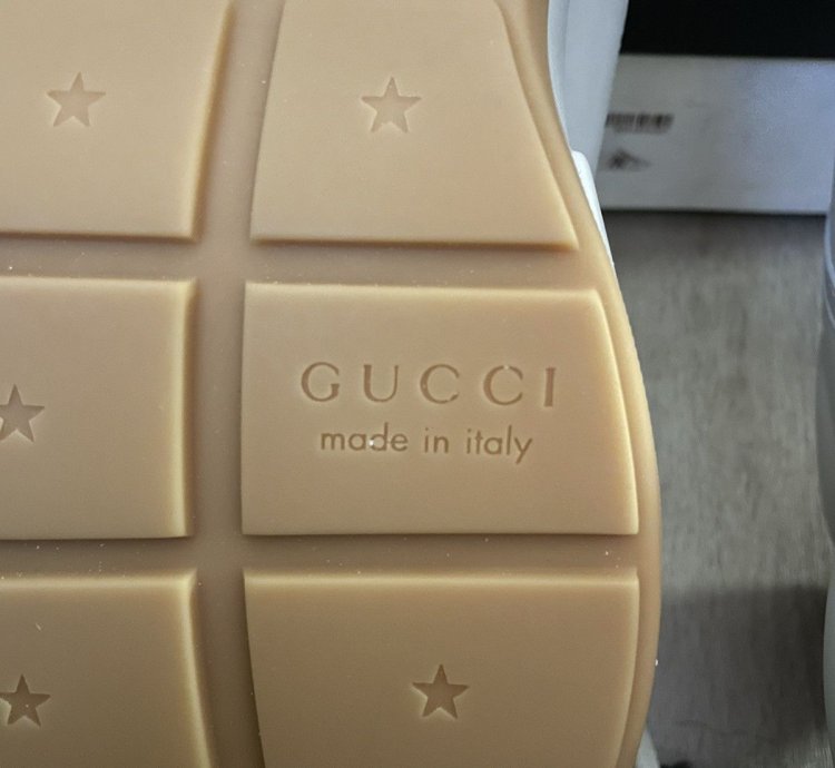 GUCCI NEW YORK YANKEES RHYTONS