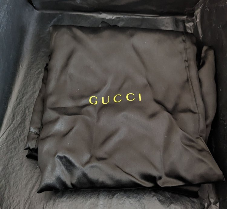 Gucci patch sneakers