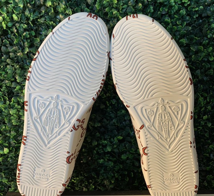Gucci red white wavy monogram ace sneaker