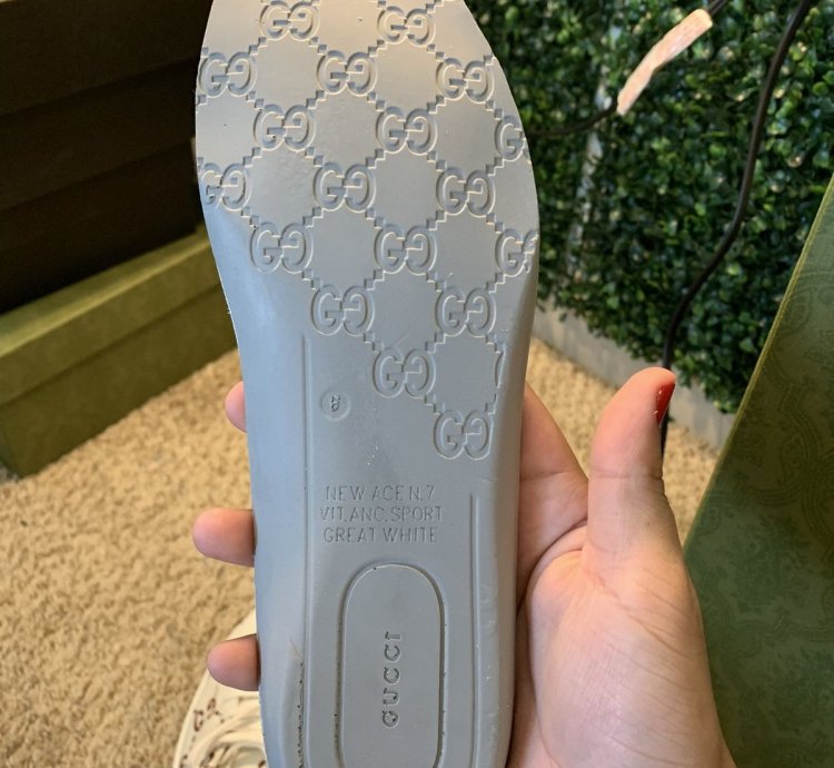 Gucci red white wavy monogram ace sneaker