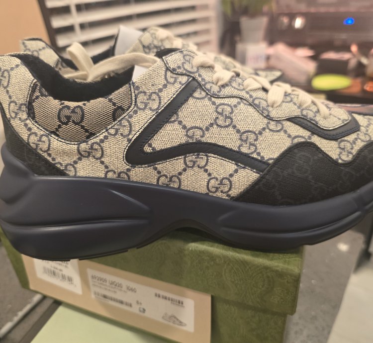 Gucci Rhython Blue Monogram Sz 8 5 Converts US Sz 9