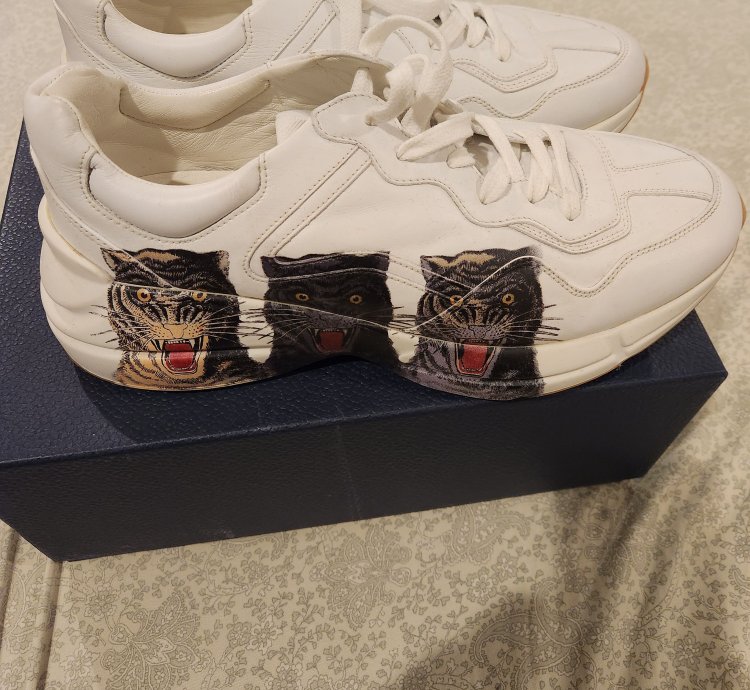 Gucci Rhyton Sneaker