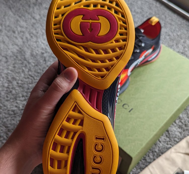 Gucci run flames sneaker