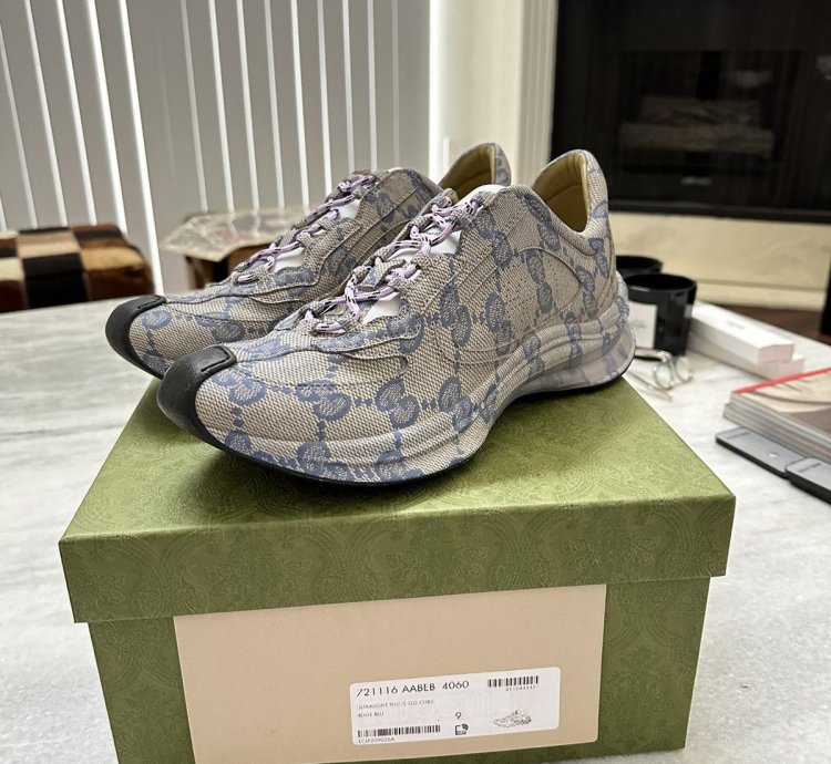 Gucci Run Sneaker all over print canvas monogram gg