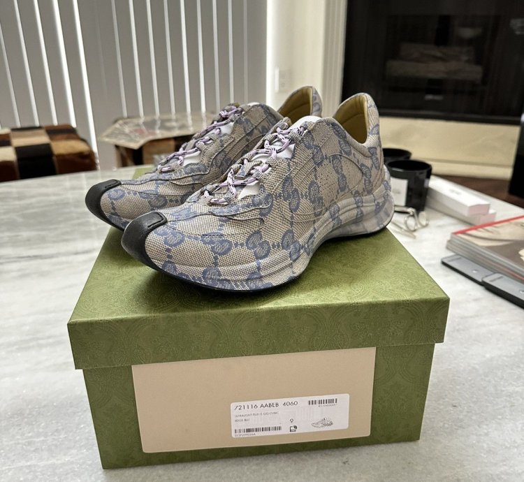 Gucci Run Sneaker all over print canvas monogram gg