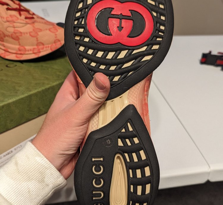 Gucci Run Sneakers