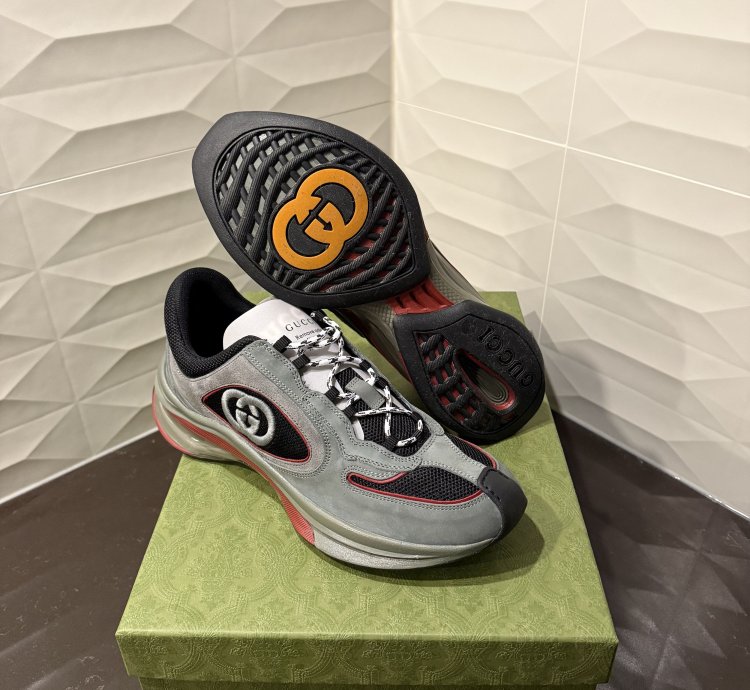 GUCCI RUN SNEAKERS NUBUCK ALASKA LEATHER (SIZE 10US)