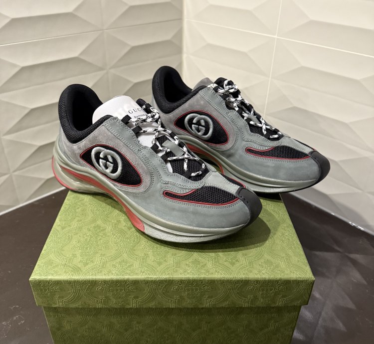 GUCCI RUN SNEAKERS NUBUCK ALASKA LEATHER (SIZE 10US)