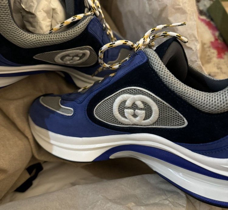 GUCCI RUN SNEAKERS UNISEX WOMENS 9 MENS7