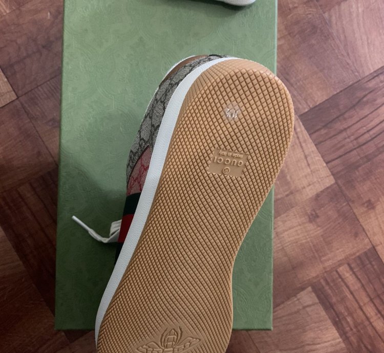 Gucci Screener GG Supreme