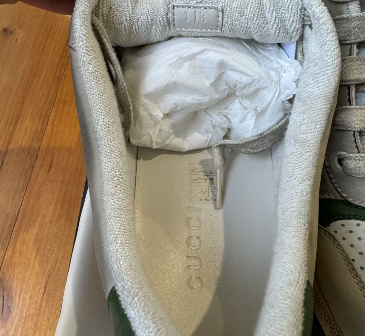 Gucci Screener Vintage Leather Low Top Sneakers White Beige