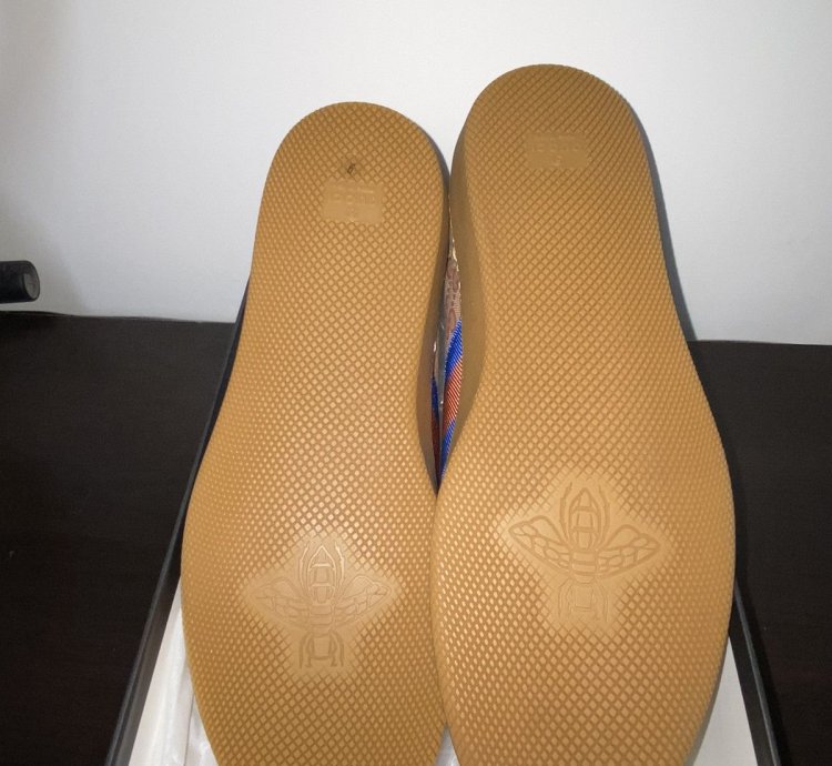 Gucci sneaker sz 10us(9 in Gucci)