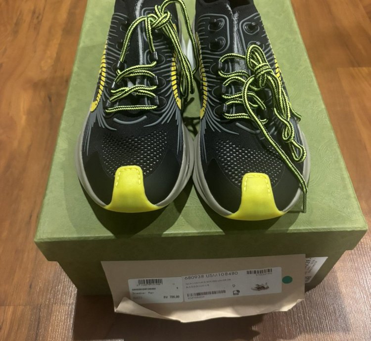 Gucci Technical Knit Run Sneakers