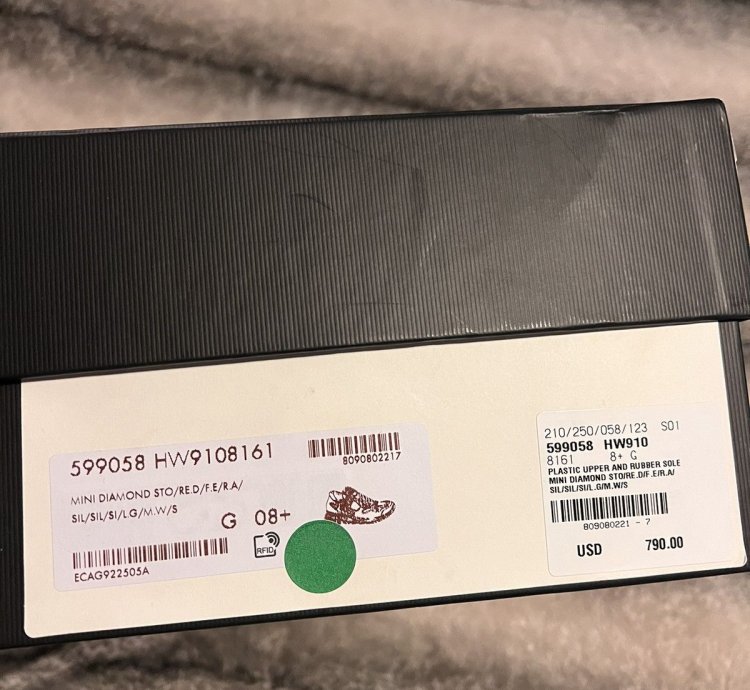 Gucci Ultrapace Mini Diamond Sneakers