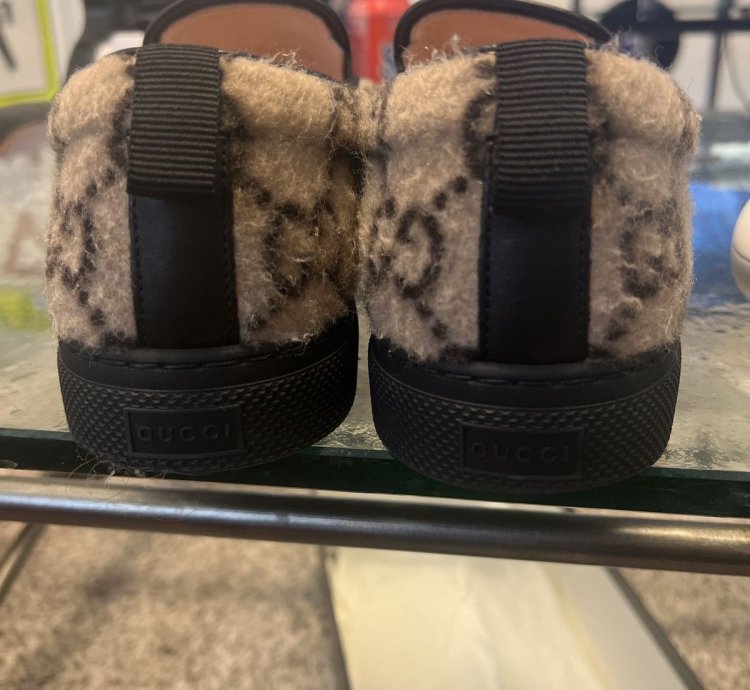Gucci whool slip-on beige