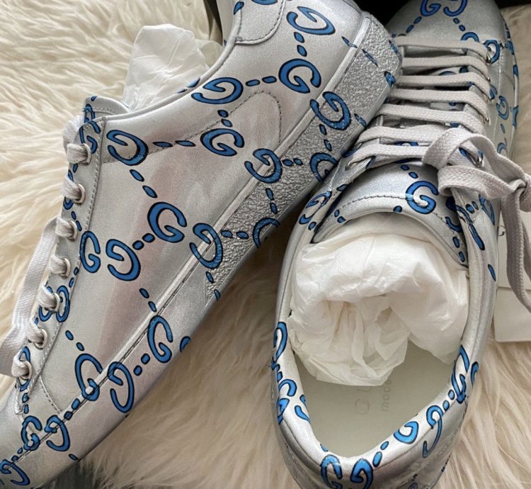 Limited Edition Brand New Runway ACE GG Logo Leather Sneaker