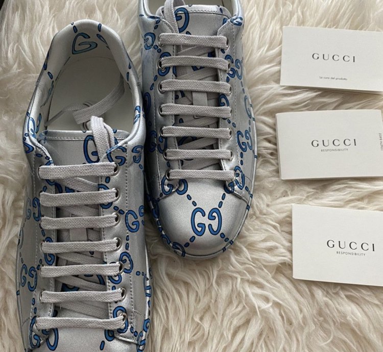 Limited Edition Brand New Runway ACE GG Logo Leather Sneaker