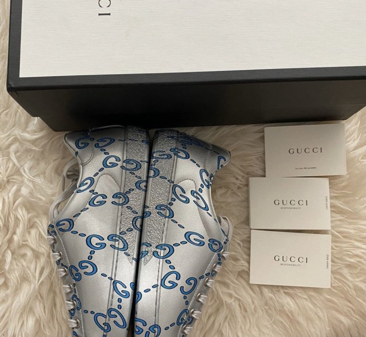 Limited Edition Brand New Runway ACE GG Logo Leather Sneaker