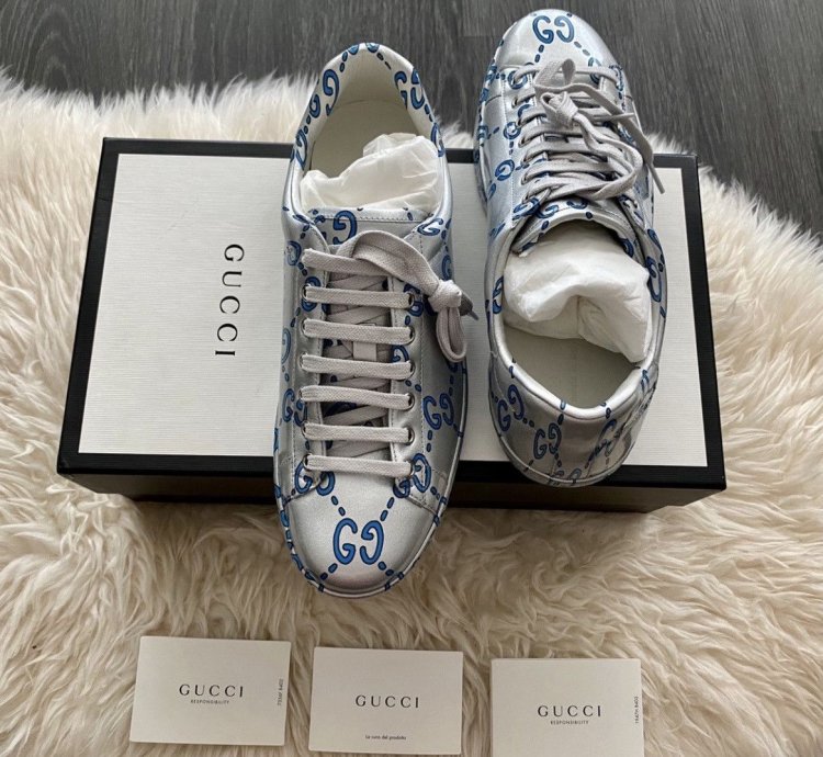 Limited Edition Brand New Runway ACE GG Logo Leather Sneaker