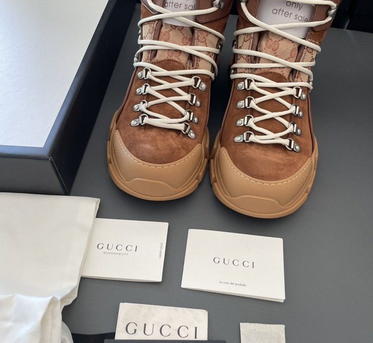 Limited Edition Rare Brand NEW Runway Track Leather Boots