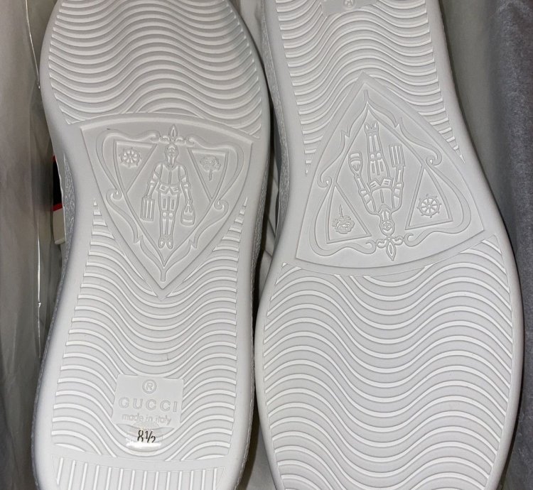 Men Ace sneaker with elastic logo strap