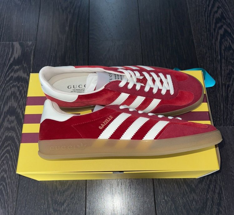 NEW - Gucci Adidas Gazelle Red Velvet US11