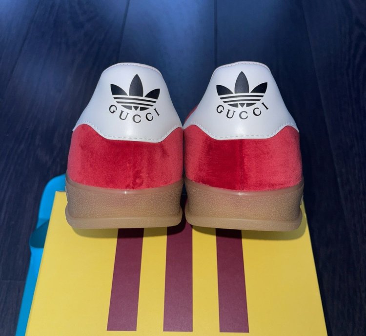 NEW - Gucci Adidas Gazelle Red Velvet US11