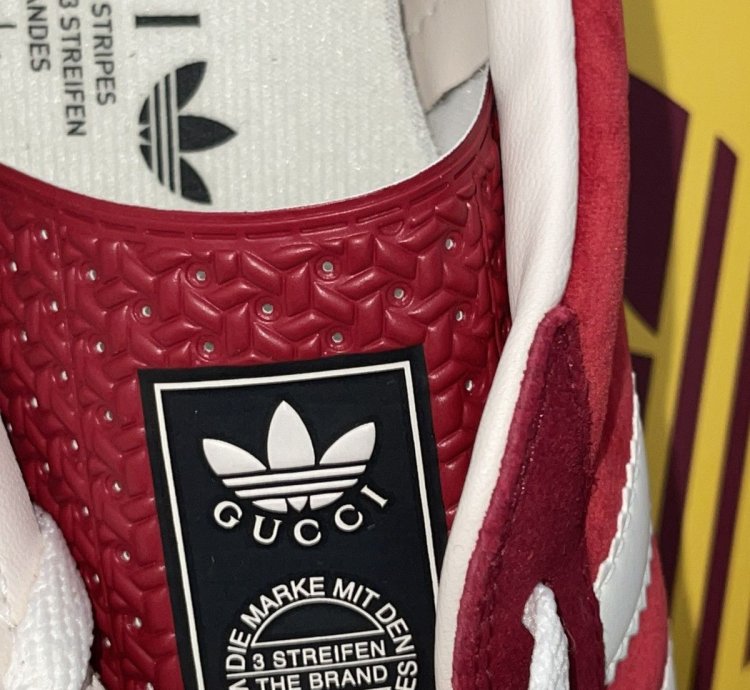 NEW - Gucci Adidas Gazelle Red Velvet US11