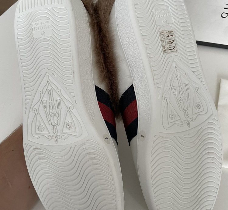 New ace sneakers with fur