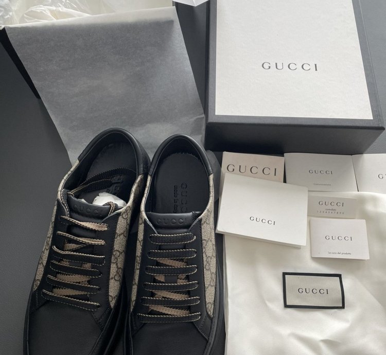 New Rare Limited Edition Supreme Gucci Logo Leather Sneaker