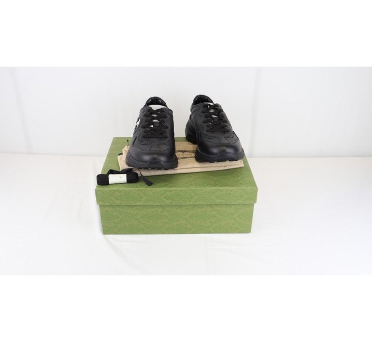 o1rshd1 Rython Sneakers in Black White