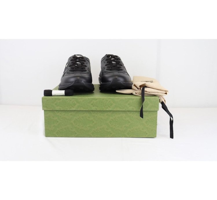 o1rshd1 Rython Sneakers in Black White