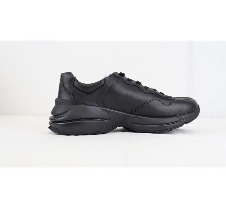 o1rshd1 Rython Sneakers in Black White
