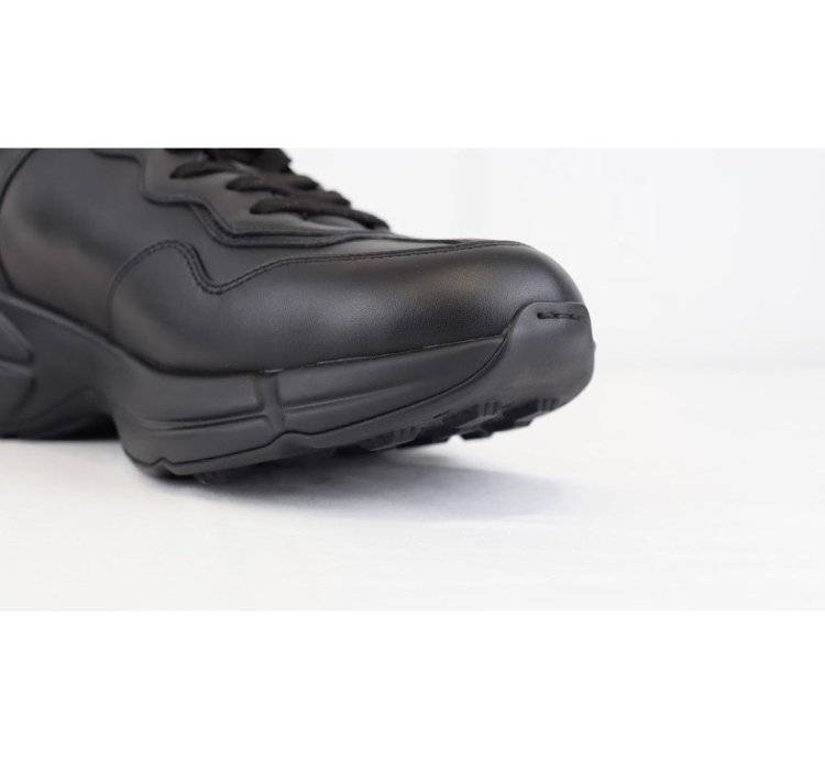 o1rshd1 Rython Sneakers in Black White