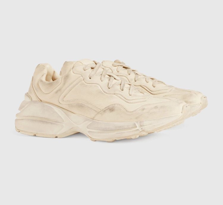 o1s1wg110125 Rhyton Leather Low-Top Sneakers in Beige