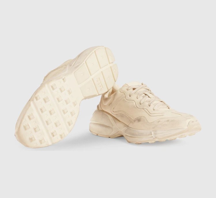 o1s1wg110125 Rhyton Leather Low-Top Sneakers in Beige