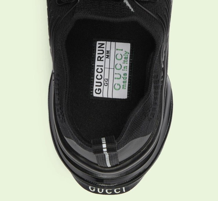 o1s1wg110125 Run Sneakers in Black